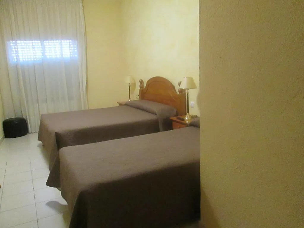 Pensio L'Avi Pep Hotel Saus 3*,