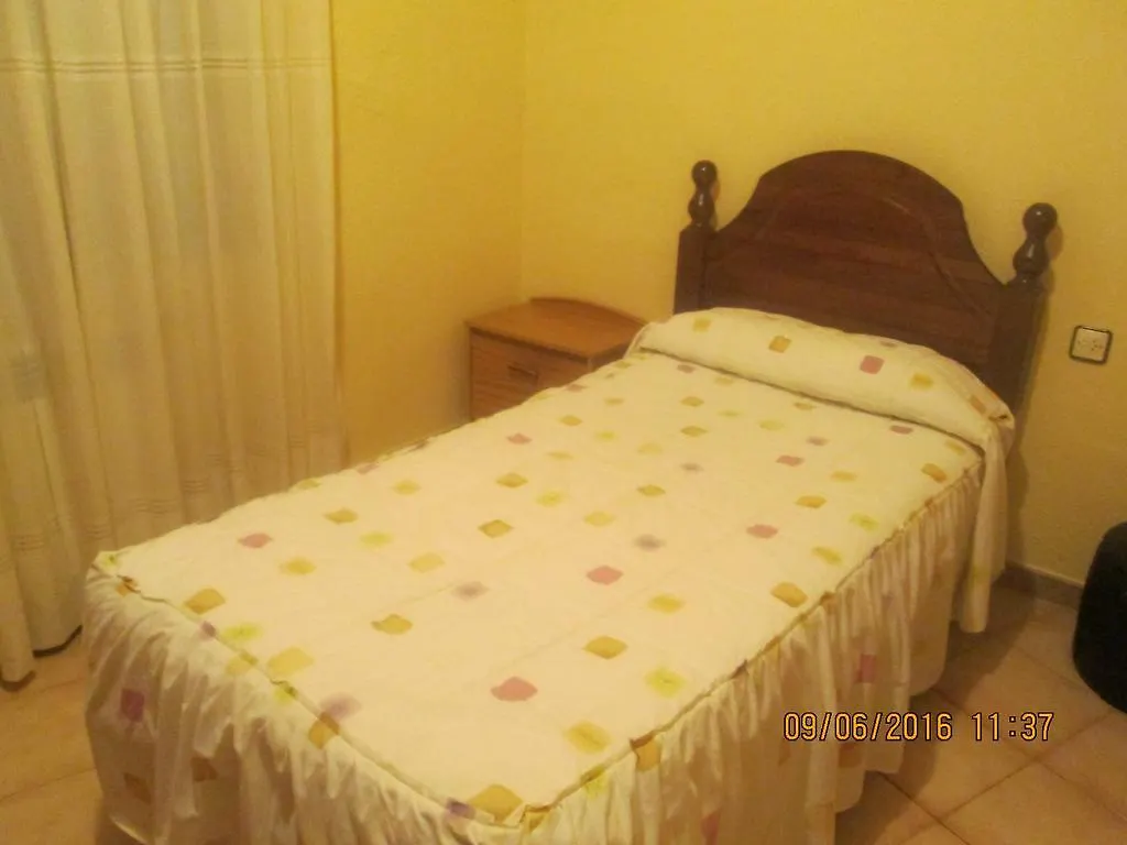 Pensio L'Avi Pep Guest House Saus 3*,